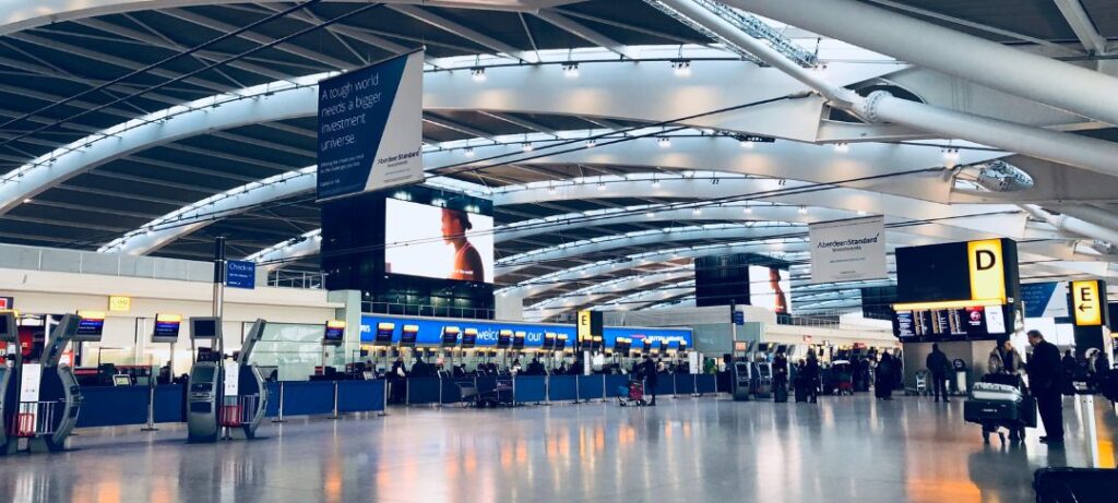How Do Connecting Flights Work